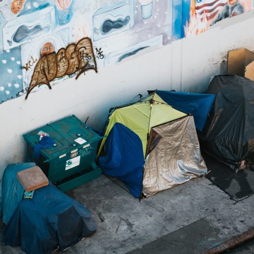 Best Ways to Help the Homeless: Practical Tips